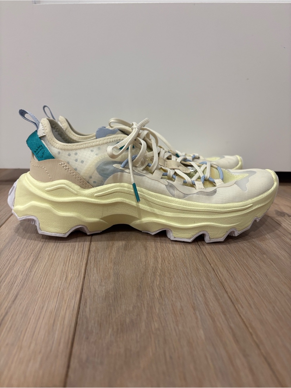 Sorel Kinetic Breakthru Tech Lace Chunky Sneaker Endive Yellow